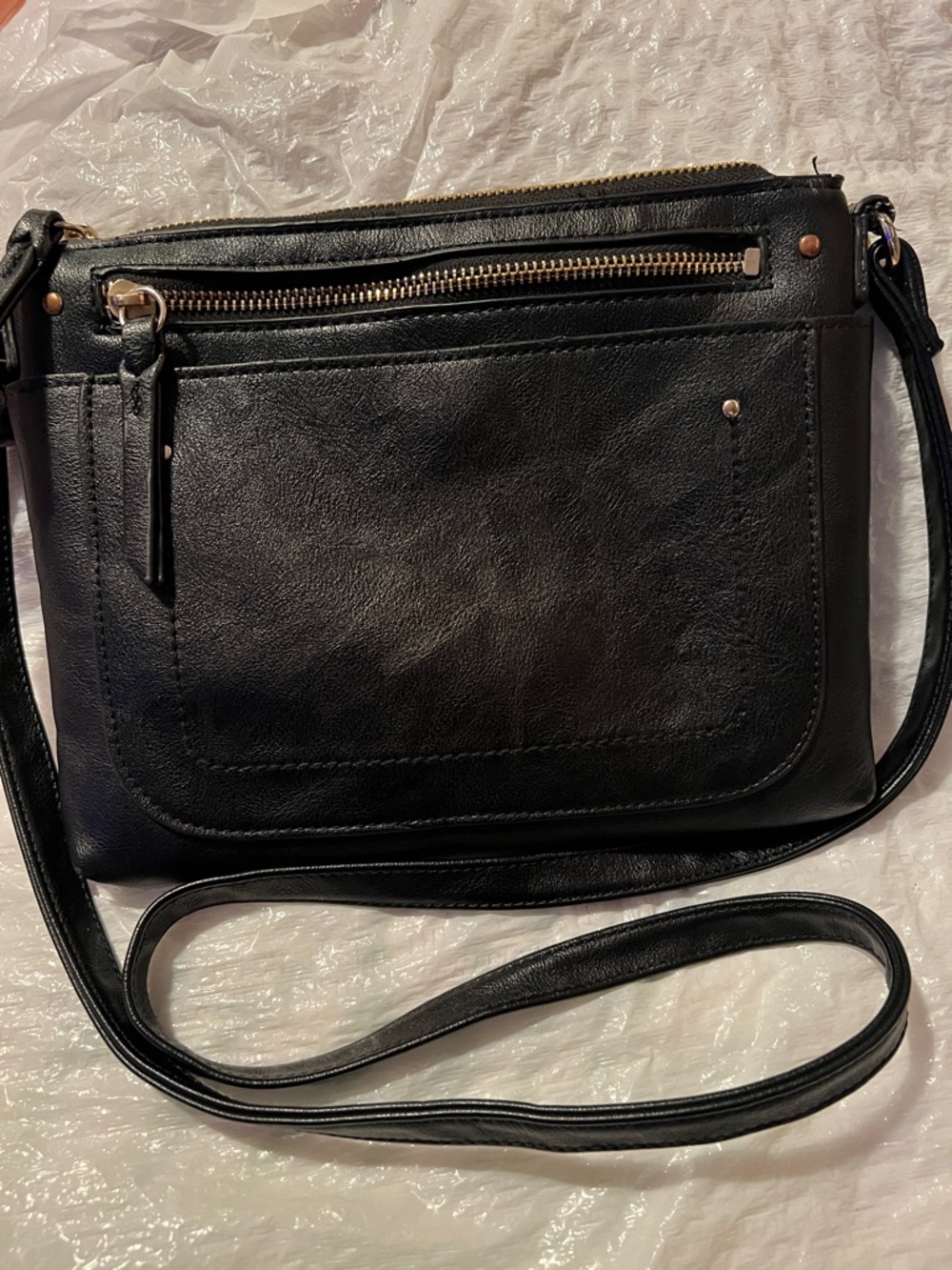 Everyday Black Crossbody Bag with Front Zip Pocket